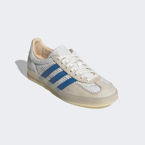 Gazelle-Indoor